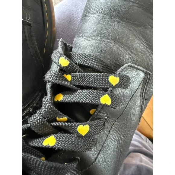Dr. Martens black combat boots heart laces - Picture 8 of 10